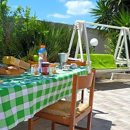 Charming In Location With Air Conditioning Pets Hotel