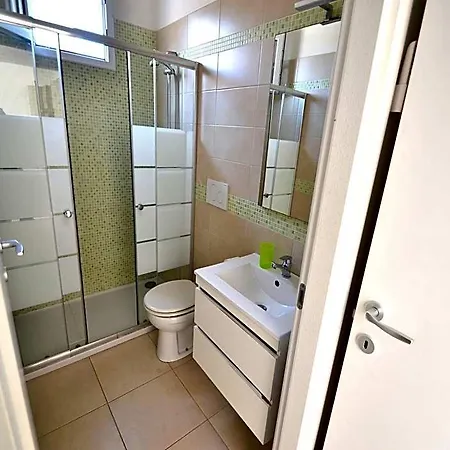 Daire Charming In Location With Air Conditioning Pets *