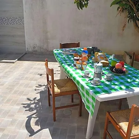 Hotel Charming In Location With Air Conditioning Pets